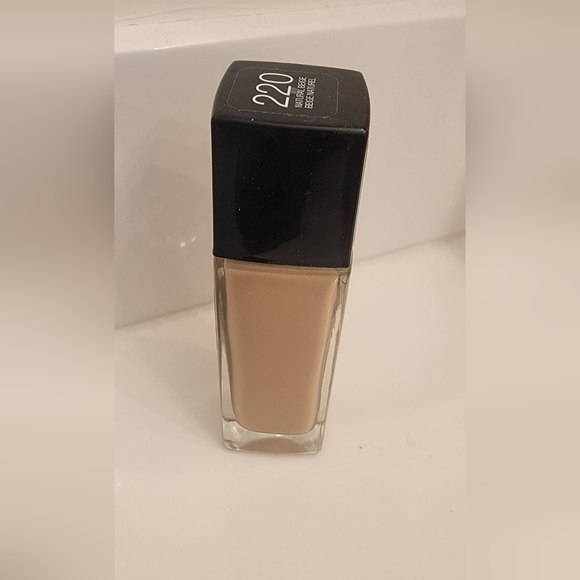 NEW Maybelline 220 fit me matte foundation Natural Beige - Picture 2 of 4